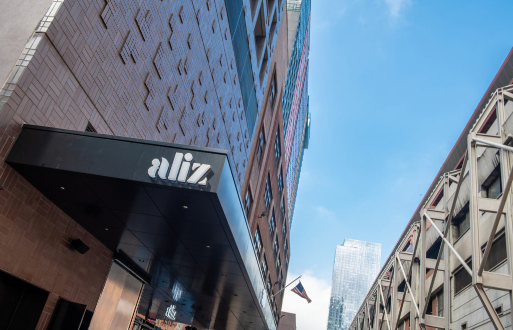 Aliz Hotel Times Square Entrance